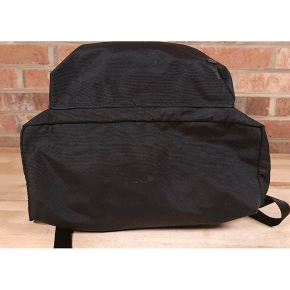 lululemon backpack black Mainstay -Black With an internal laptop sleeve and side water bottle pockets UCLA Bruins lululemon Everywhere Backpack